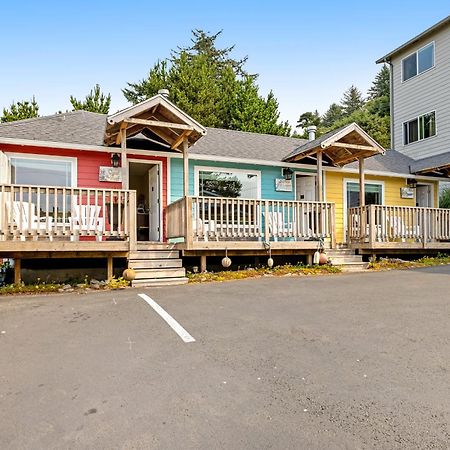 Captain'S Quarters And Cabins Depoe Bay Camera foto