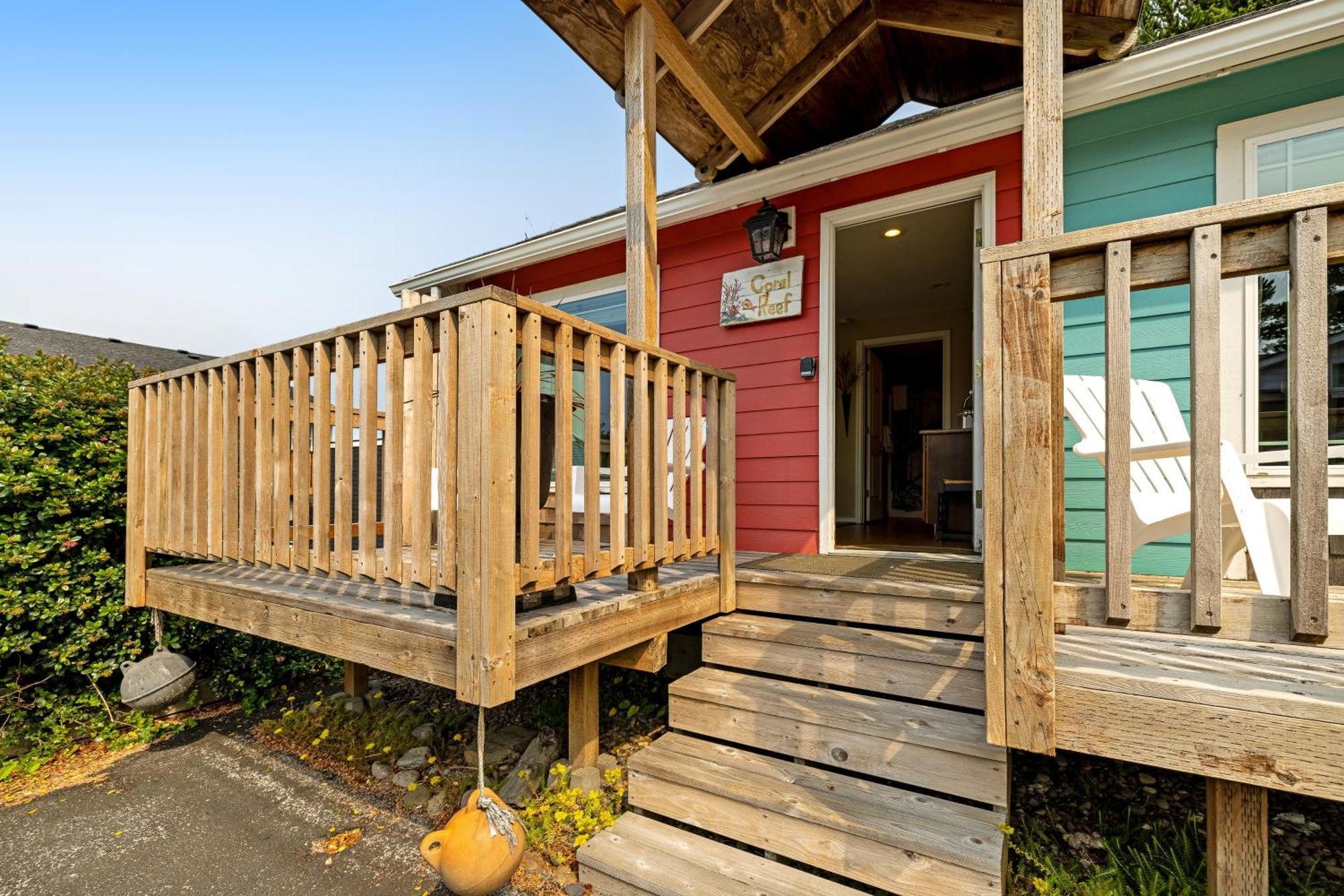 Captain'S Quarters And Cabins Depoe Bay Camera foto