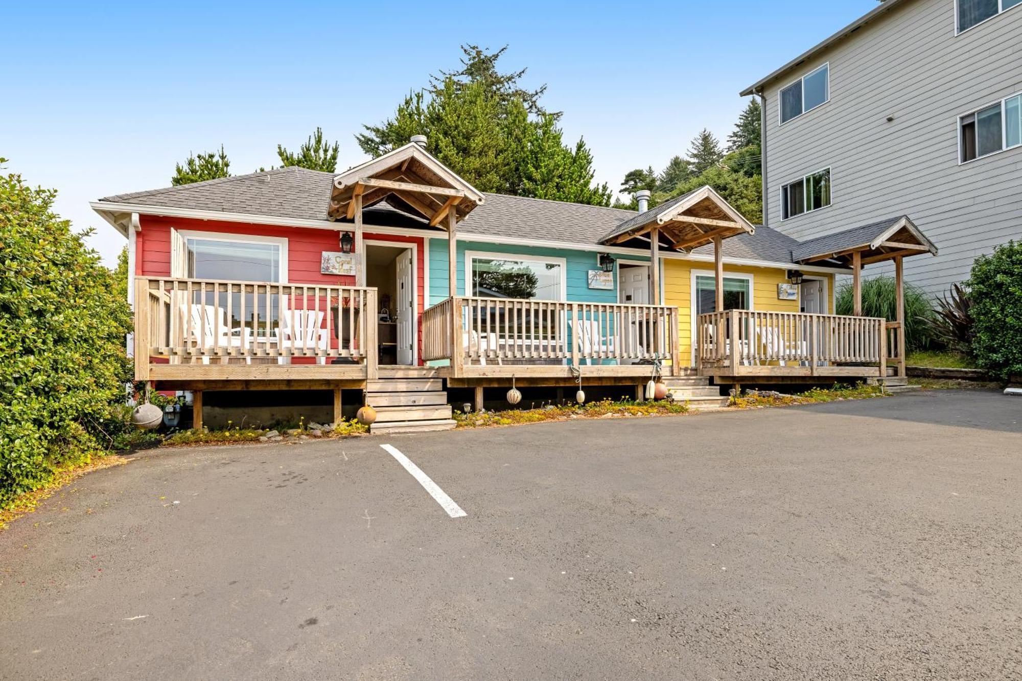 Captain'S Quarters And Cabins Depoe Bay Camera foto