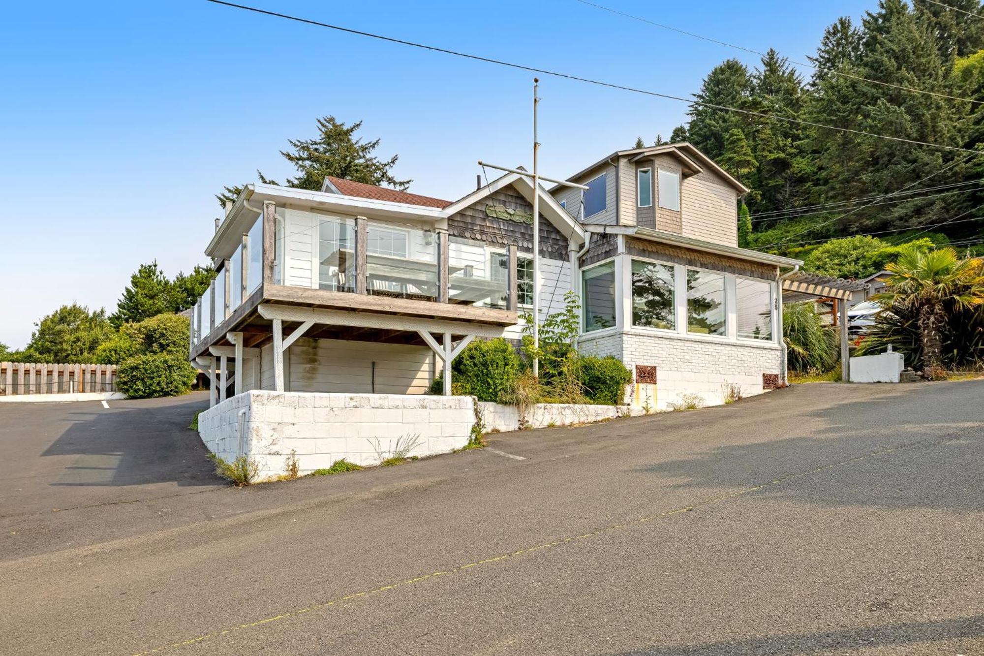 Captain'S Quarters And Cabins Depoe Bay Camera foto